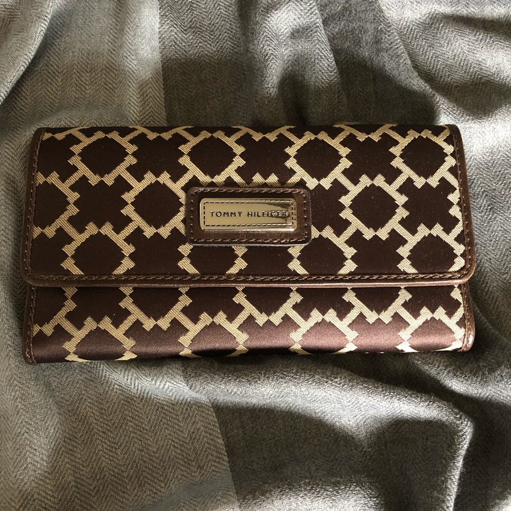 Tommy Hilfiger Jacquard Continental Wallet